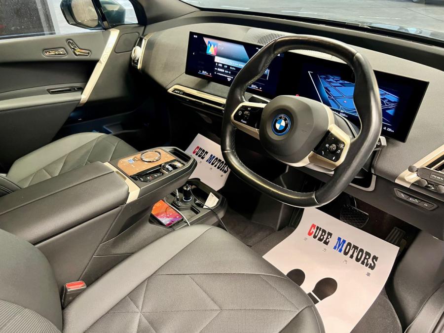iX xDrive40 - Image 3